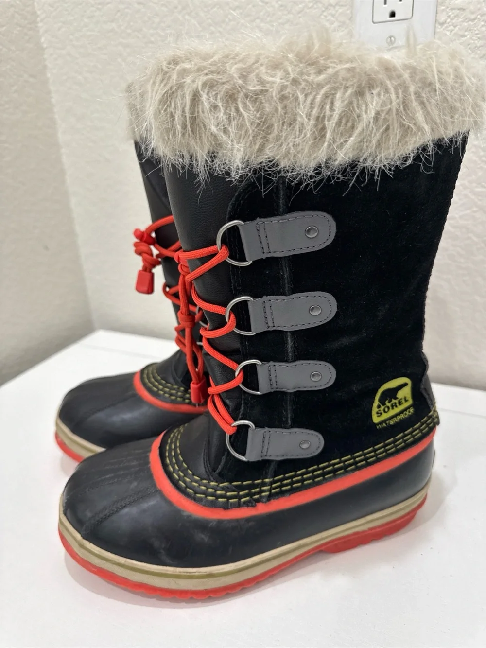 Sorel Youth Winter Boots Size 4 NY1858-011 Waterproof Faux Fur Snow Boots